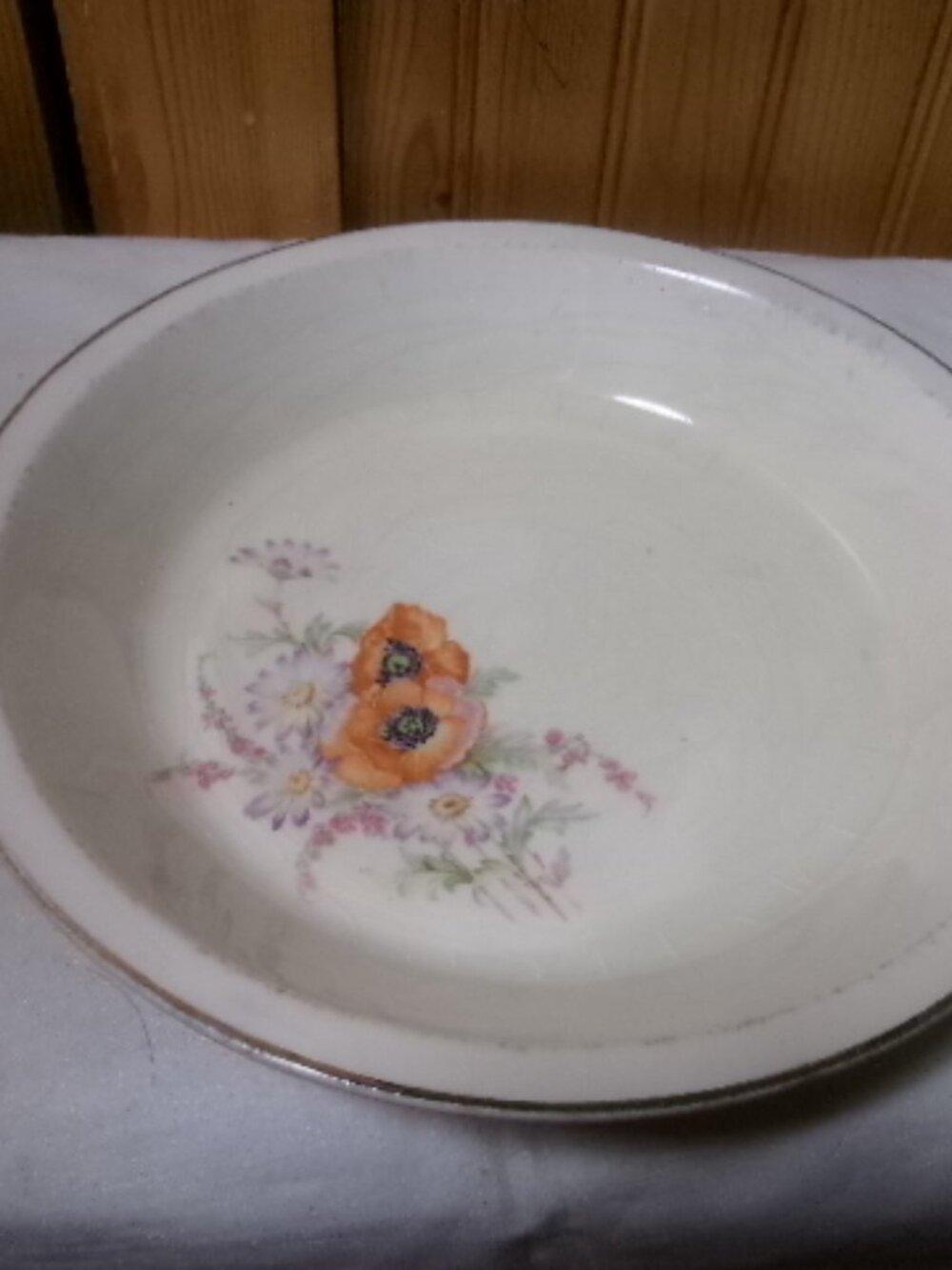 vtg cottage core pie plate poppies and gold rim 9 in Universal pottery